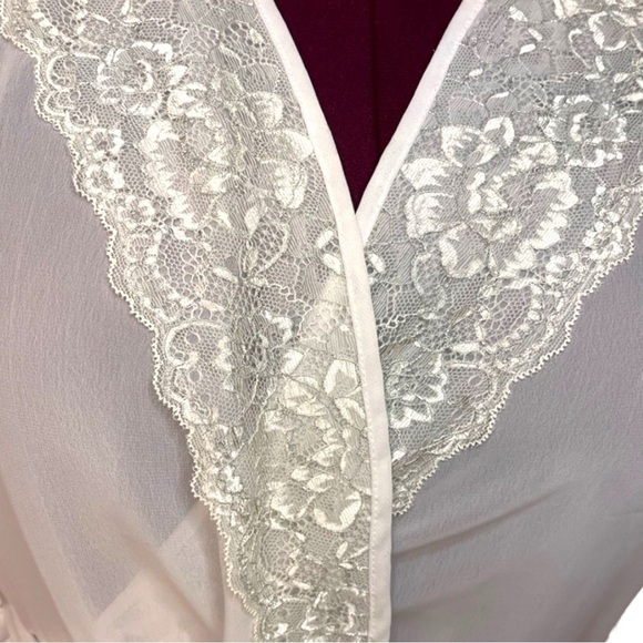 La Vie en Rose Chiffon Kimono Length Robe with Floral Lace Collar & Cap Sleeves - Picture 2 of 13